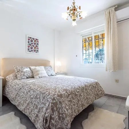 Casa Las Colinas * 托雷莫利诺斯